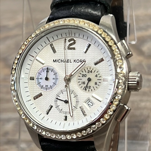 Michael Kors Women’s Chronograph Watch MK5016 main image 4